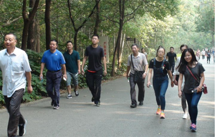 欢乐活动 活悦0029cc金沙贵宾会 0029cc金沙贵宾会金融集团2016登山角逐进行