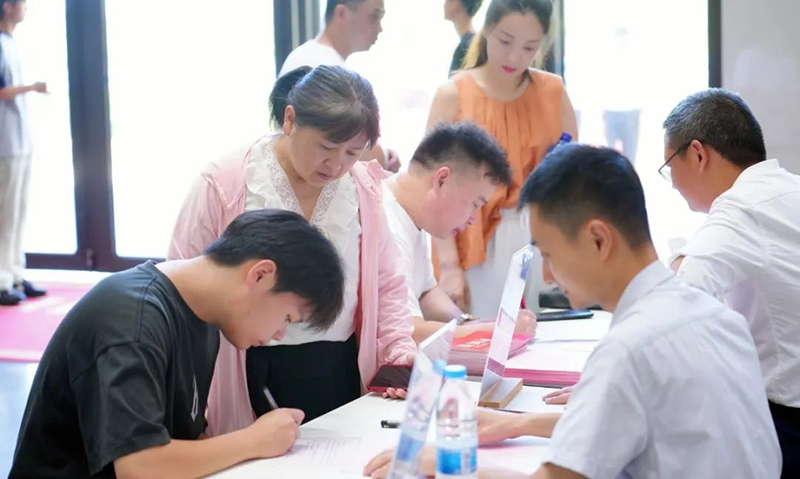 从“新”启程，，“新”向将来——0029cc金沙贵宾会高级中学2024级高一新生报到纪实